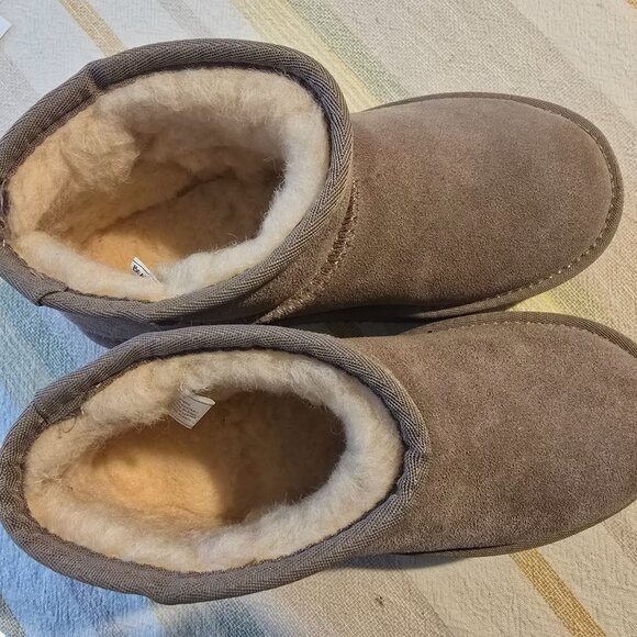 Bearpaw shorty retro platform shearling boots - 7 - Picture 6 of 6